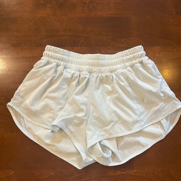 Lululemon Hotty Hot high rise shorts - Picture 2 of 4